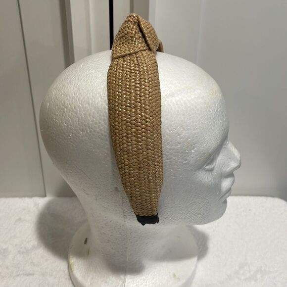 Brand New!! Woven headband with knit detail - Picture 2 of 3